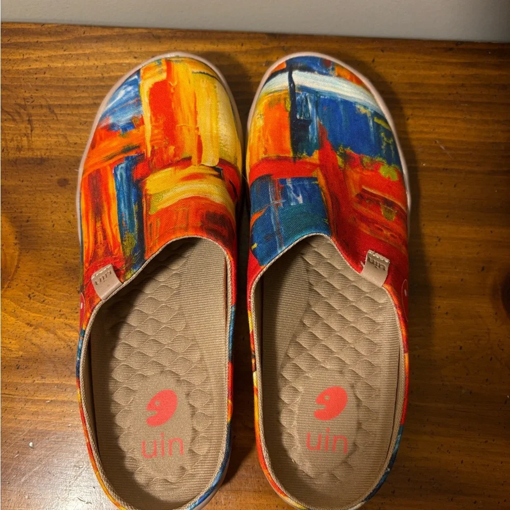 UIN Women's Colorful Abstract Slip-On shoes - Picture 2 of 4